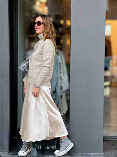 Bettina Beige