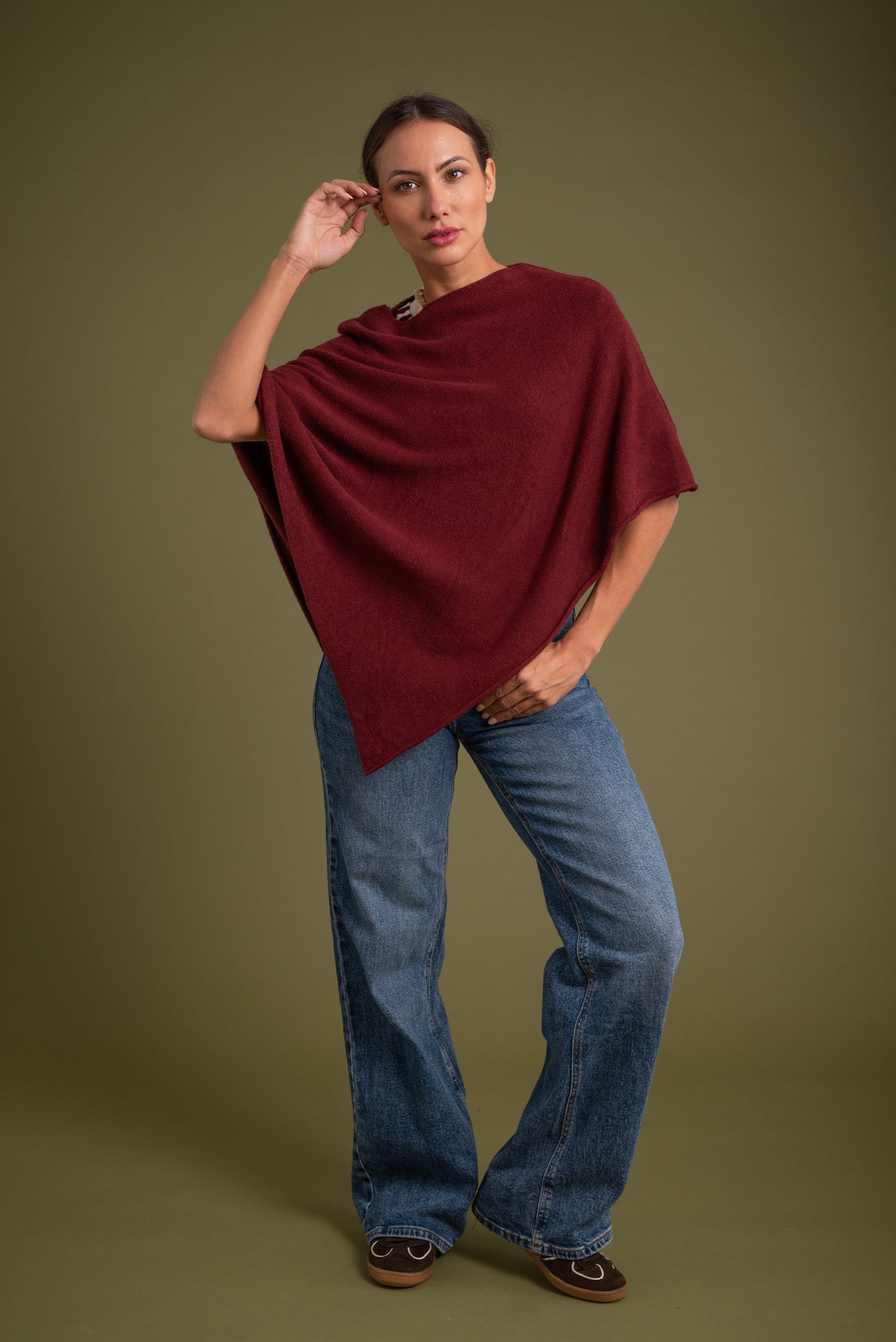 Poncho Úrsula Burdeos
