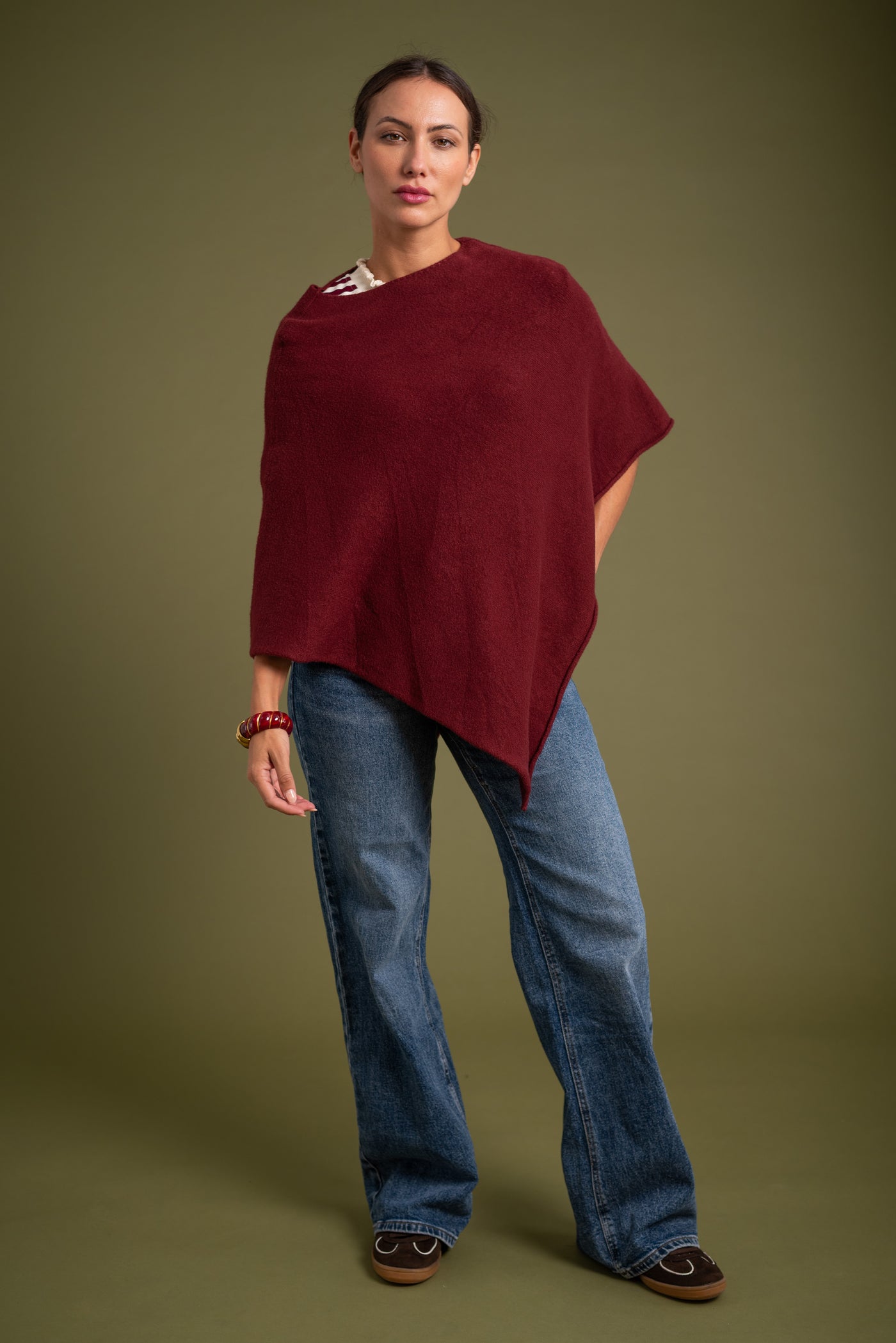 Poncho Úrsula Burdeos
