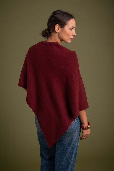 Poncho Úrsula Burdeos