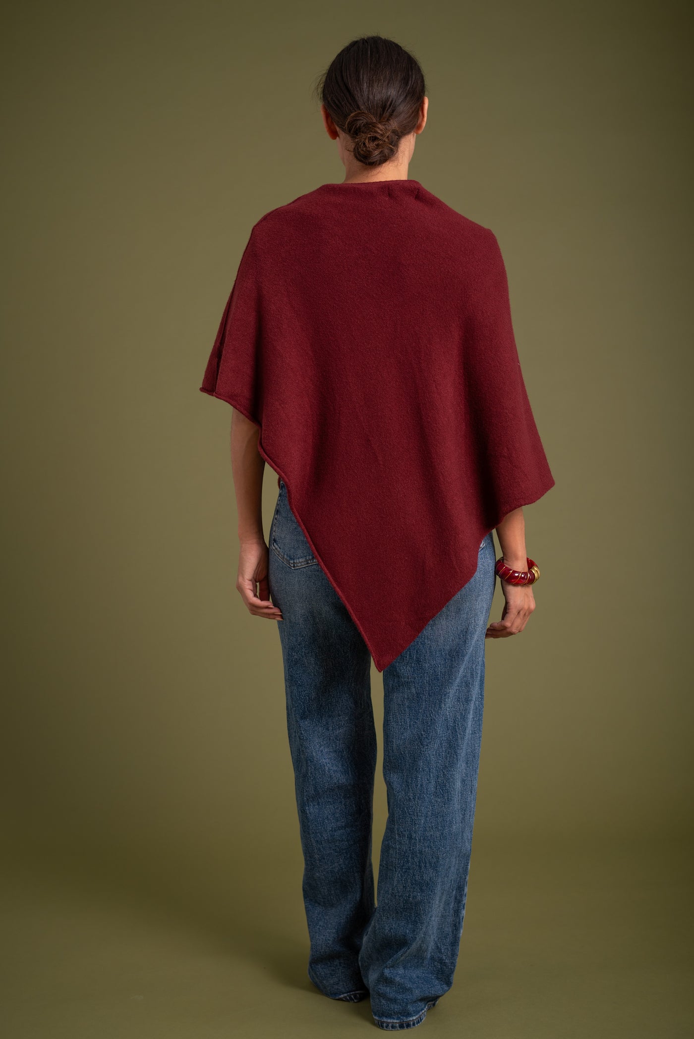 Poncho Úrsula Burdeos
