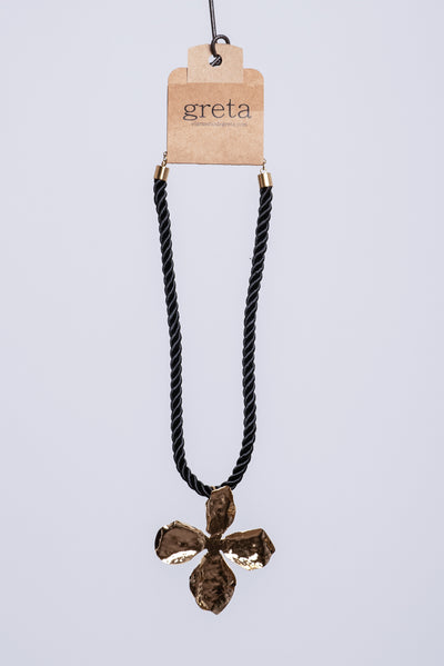 Collar Flor Dorada