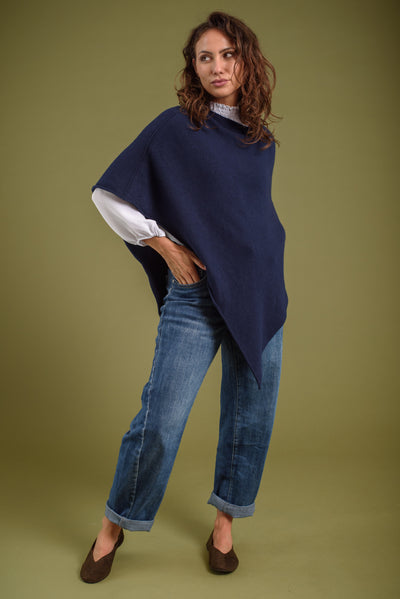 Poncho Úrsula Marino