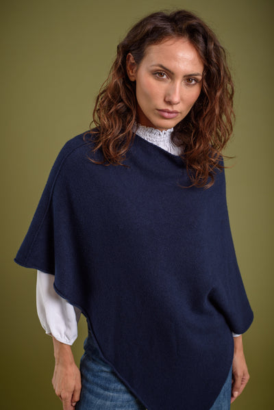 Poncho Úrsula Marino