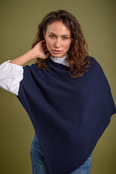Poncho Úrsula Marino