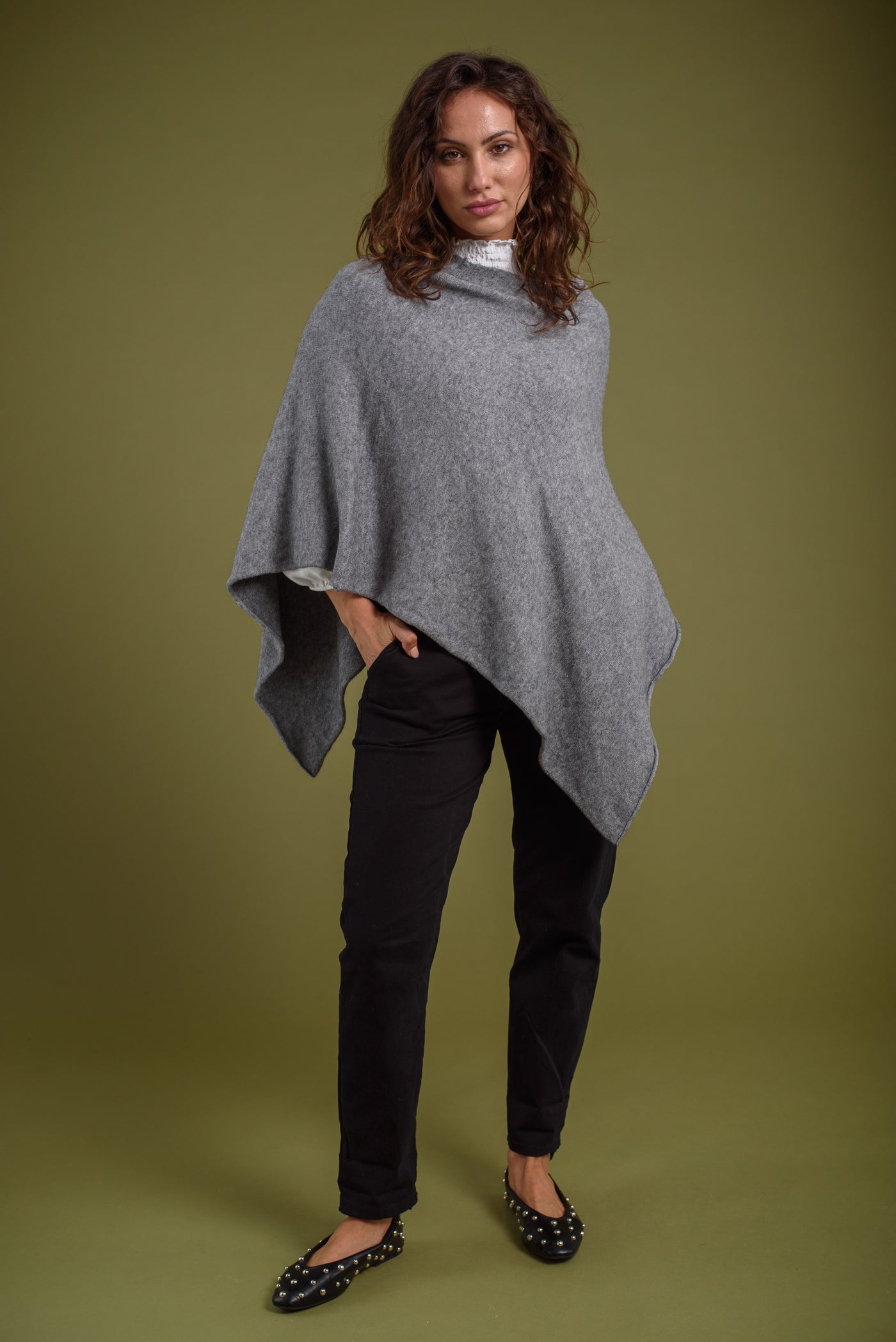 Poncho Gris