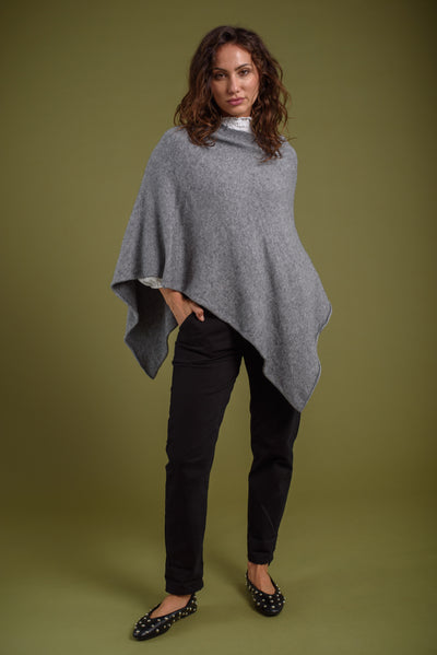 Poncho Gris