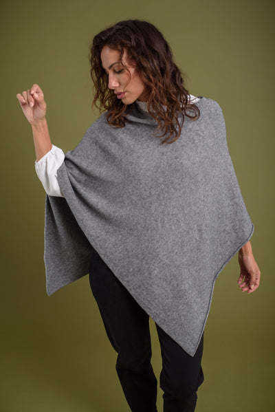 Poncho Gris