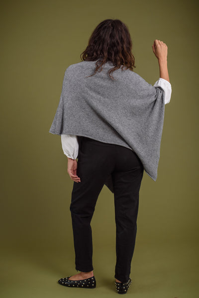Poncho Gris
